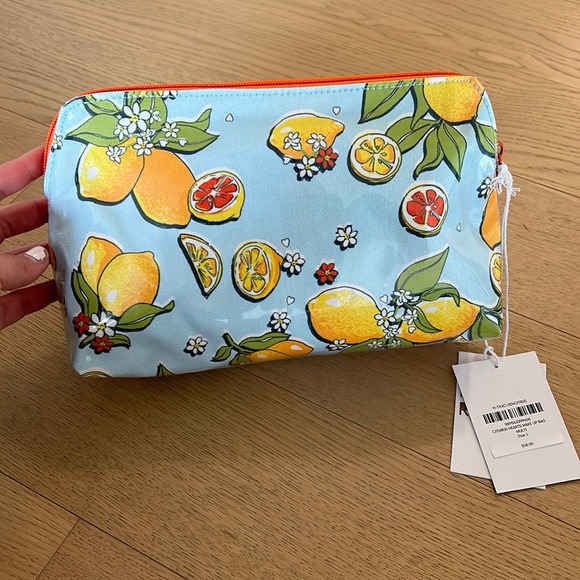 Roller Rabbit Bags Nwt Roller Rabbit Citrus Hearts Makeup Bag